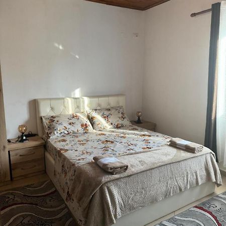 Villa Zefi Rrenc Shkoder Exterior photo