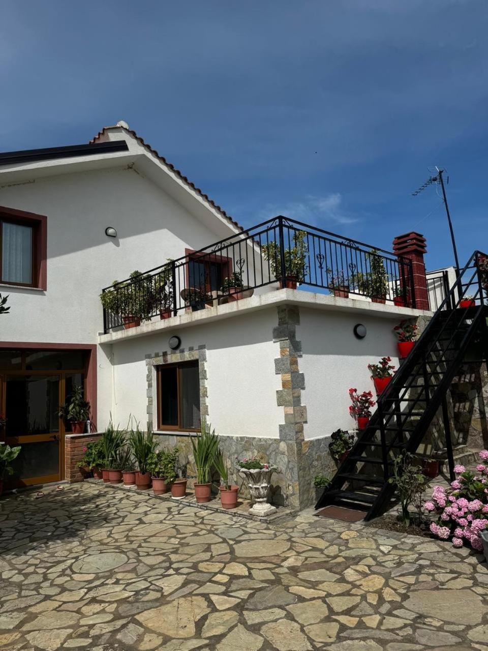 Villa Zefi Rrenc Shkoder Exterior photo